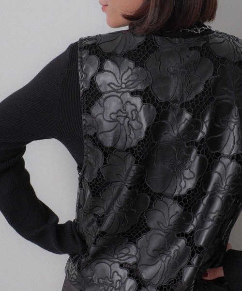 Floran（フローラン）の「合皮刺繍レースベスト（ベスト・レディース・ブラウン/ブラック・FREE）」の18枚目の写真