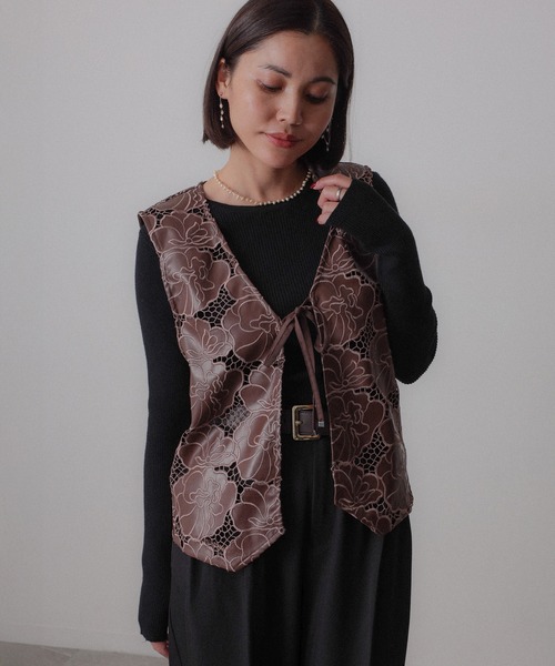 Floran（フローラン）の「合皮刺繍レースベスト（ベスト・レディース・ブラウン/ブラック・FREE）」の12枚目の写真