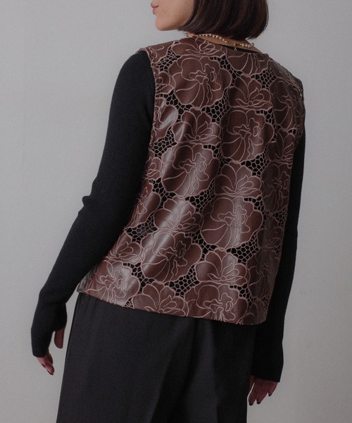 Floran（フローラン）の「合皮刺繍レースベスト（ベスト・レディース・ブラウン/ブラック・FREE）」の14枚目の写真