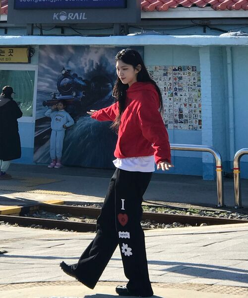DURTの「I LOVE HOODIE (RED)(パーカー・レディース・その他・LARGE/MEDIUM/SMALL/X-LARGE)」の5枚目の写真