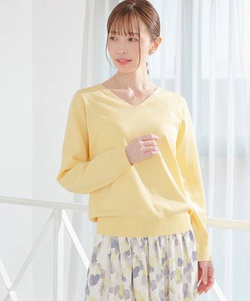 GLACIER lusso(グラシアルッソ)の「【ECOVERO】Vネックニット(ニット/セーター・レディース・ラベンダー/イエロー/ブルー/アイボリー・L/LL/M/S)」の4枚目の写真