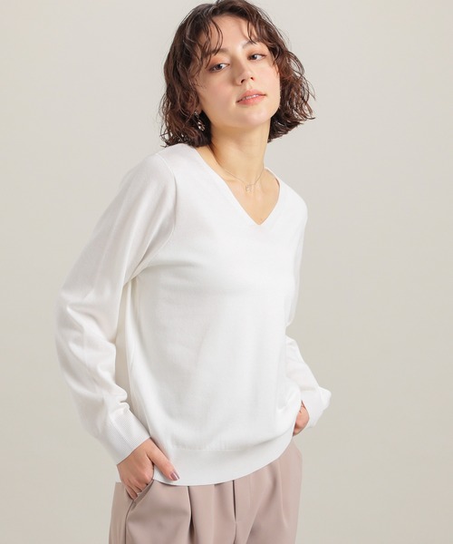 GLACIER lusso(グラシアルッソ)の「【ECOVERO】Vネックニット(ニット/セーター・レディース・ラベンダー/イエロー/ブルー/アイボリー・L/LL/M/S)」の1枚目の写真