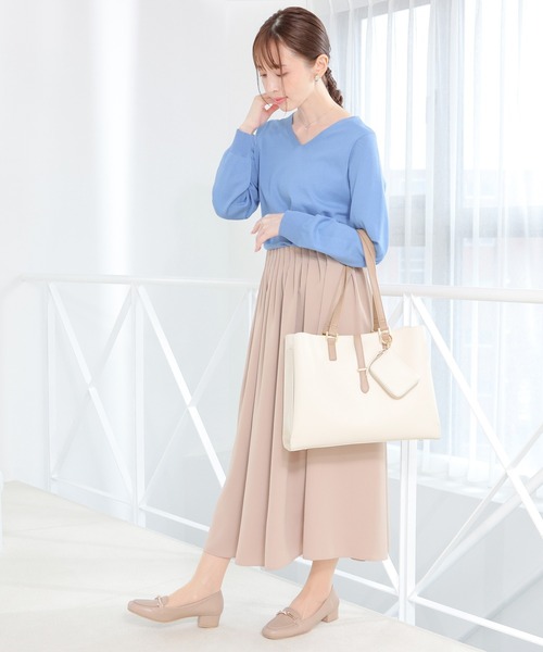 GLACIER lusso(グラシアルッソ)の「【ECOVERO】Vネックニット(ニット/セーター・レディース・ラベンダー/イエロー/ブルー/アイボリー・L/LL/M/S)」の13枚目の写真