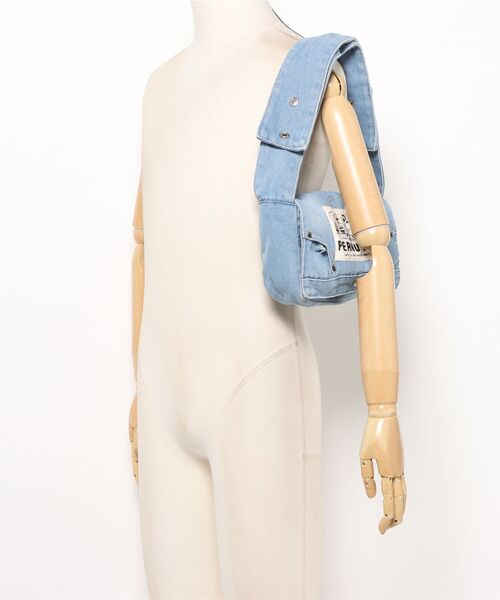 SNOOPY×OLD BETTY'S（スヌーピーカケルオールドベティーズ）の「SNP Remade Denim 2Way Pouch（ボディバッグ/ウエストポーチ・レディース・ブルー・FREE）」の14枚目の写真