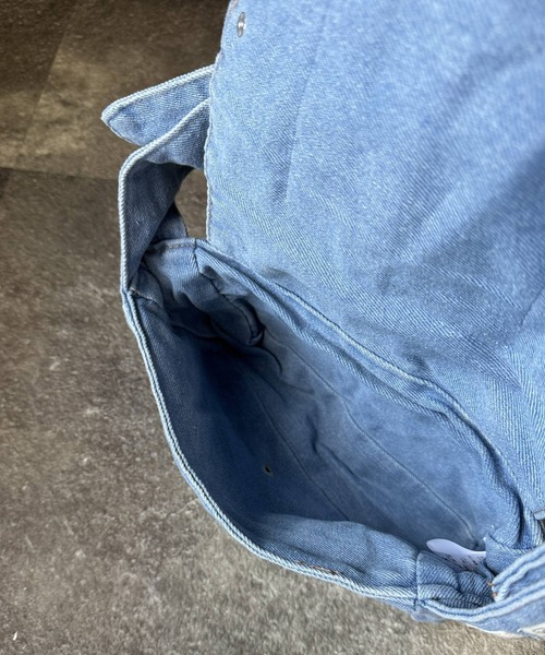 SNOOPY×OLD BETTY'S（スヌーピーカケルオールドベティーズ）の「SNP Remade Denim 2Way Pouch（ボディバッグ/ウエストポーチ・レディース・ブルー・FREE）」の6枚目の写真