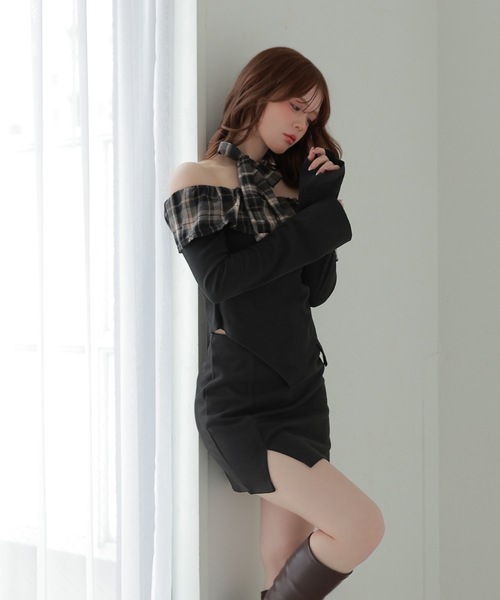 M DOLLY(エムドリー)の「slit tight cielo mini skirt/スリットタイトチエロミニスカート(スカート・レディース・ベージュ/ブラック・S/M)」の5枚目の写真