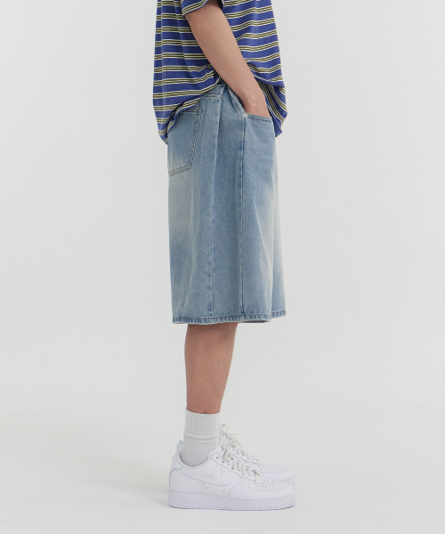 JINMANIA(ジンマニア)の「サイドピンタックワイド5部ハーフデニムパンツユニセックス(淡い青)(デニムパンツ・レディース・その他・SMALL/MEDIUM/LARGE/X-LARGE/XX-LARGE)」の3枚目の写真