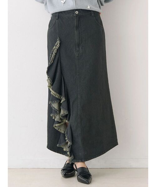 CALNAMUR(カルナムール)の「フリルスリットデニムスカート(スカート・レディース・ブラック/ブルー・SMALL/MEDIUM)」の2枚目の写真