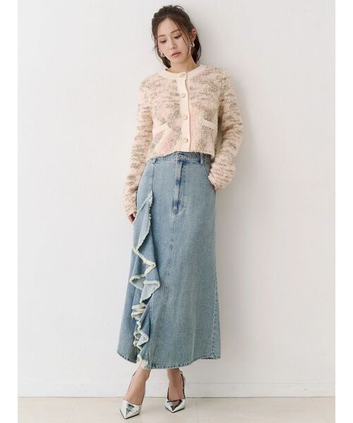 CALNAMUR(カルナムール)の「フリルスリットデニムスカート(スカート・レディース・ブラック/ブルー・SMALL/MEDIUM)」の4枚目の写真