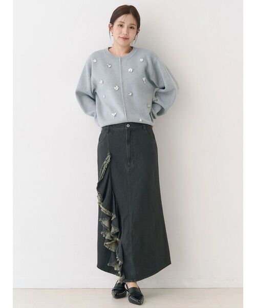 CALNAMUR(カルナムール)の「フリルスリットデニムスカート(スカート・レディース・ブラック/ブルー・SMALL/MEDIUM)」の6枚目の写真
