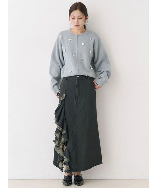 CALNAMUR(カルナムール)の「フリルスリットデニムスカート(スカート・レディース・ブラック/ブルー・SMALL/MEDIUM)」の7枚目の写真