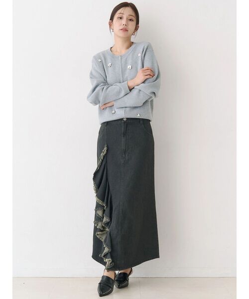CALNAMUR(カルナムール)の「フリルスリットデニムスカート(スカート・レディース・ブラック/ブルー・SMALL/MEDIUM)」の9枚目の写真