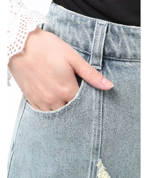 CALNAMUR(カルナムール)の「フリルスリットデニムスカート(スカート・レディース・ブラック/ブルー・SMALL/MEDIUM)」の14枚目の写真