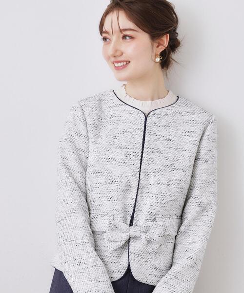 couture brooch（クチュールブローチ）の「【ハレの日・通勤】カルゼスラブツイードジャケット（ノーカラージャケット・レディース・アイボリー/ブルー系その他・36/42/38/40）」の2枚目の写真