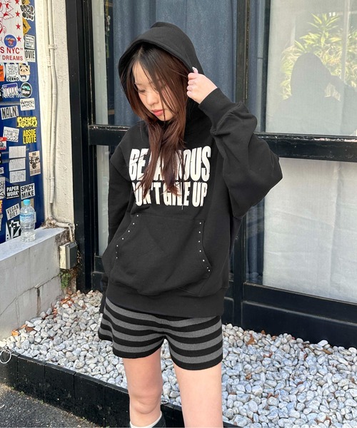 sedacle girl（セダクルガール）の「ラインストーンプリントパーカー（パーカー・レディース・ブラック/ベビーピンク/グレー・FREE）」の11枚目の写真