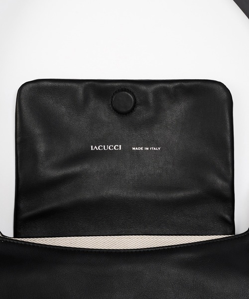 IACUCCI（イアクッチ）の「サーリチェ M NAPPA（ショルダーバッグ・レディース・ブラック/キャメル・FREE）」の6枚目の写真