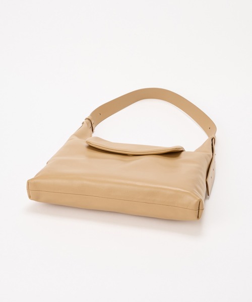 IACUCCI（イアクッチ）の「サーリチェ M NAPPA（ショルダーバッグ・レディース・ブラック/キャメル・FREE）」の13枚目の写真