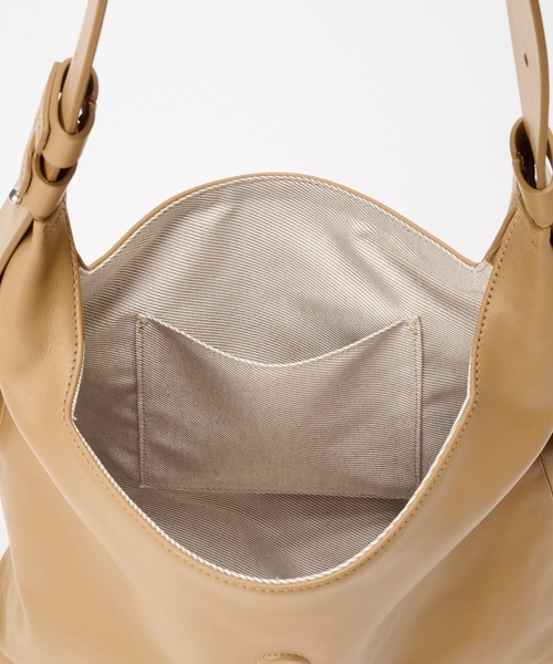 IACUCCI（イアクッチ）の「サーリチェ M NAPPA（ショルダーバッグ・レディース・ブラック/キャメル・FREE）」の15枚目の写真