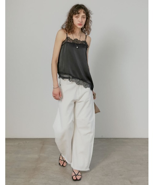 Re:EDIT（リエディ）の「[2026S/S COLLECTION]サテンレースキャミソール（キャミソール・レディース・ブラック/アイボリー・MEDIUM/LARGE）」の3枚目の写真