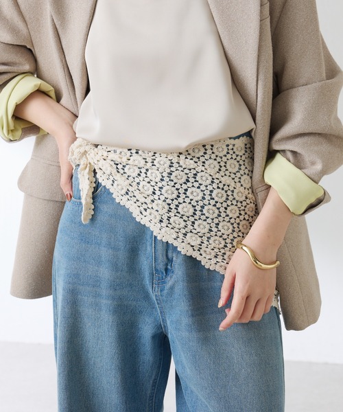 COLLAGE GALLARDAGALANTE（コラージュガリャルダガランテ）の「PAPILLONNER/マルチウェイレースバブーシュカ（バンダナ/スカーフ・レディース・オフホワイト/ブラック・FREE）」の4枚目の写真