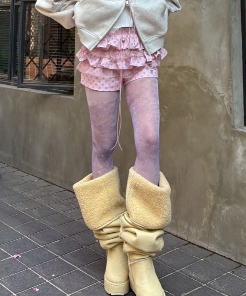 Never mind the XU(ネバーマインドザエックスユー)の「【Never mind the XU】star print skirt pants / 【ネバーマインド ザ エックスユー】スタープリントフリルスカートパンツ <着用動画あり>(その他パンツ・レディース・ピンク/ブラック/ホワイト・S)」の1枚目の写真