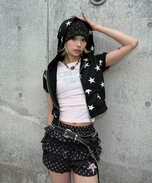 Never mind the XU(ネバーマインドザエックスユー)の「【Never mind the XU】star print skirt pants / 【ネバーマインド ザ エックスユー】スタープリントフリルスカートパンツ <着用動画あり>(その他パンツ・レディース・ピンク/ブラック/ホワイト・S)」の4枚目の写真