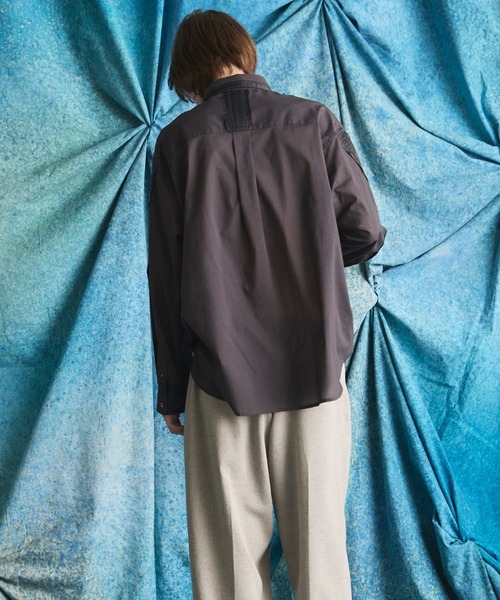 MAISON SPECIAL(メゾンスペシャル)の「《UNISEX》Inside-out Prime-Over Sheer Regular Collar Shirt/インサイドアウトプライムオーバーシアーレギュラーカラーシャツ【MAISON SPECIAL/メゾンスペシャル】(シャツ/ブラウス・メンズ・ライトグリーン/チャコールグレー/ブラック・0/1/2)」の9枚目の写真
