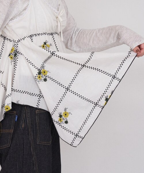 CIAOPANIC（チャオパニック）の「【She desires...】刺繍イレヘムチュニックキャミワンピース（ワンピース・レディース・ホワイト・ONE SIZE）」の8枚目の写真