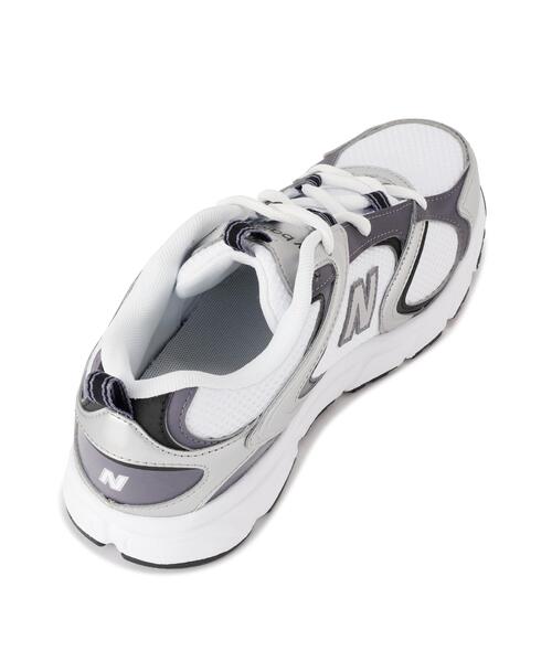 NATURAL BEAUTY BASIC（ナチュラルビューティーベーシック）の「◇ｎｅｗｂａｌａｎｃｅ　４０８（スニーカー・レディース・グレー/シルバー・23.5cm/24.5cm）」の4枚目の写真