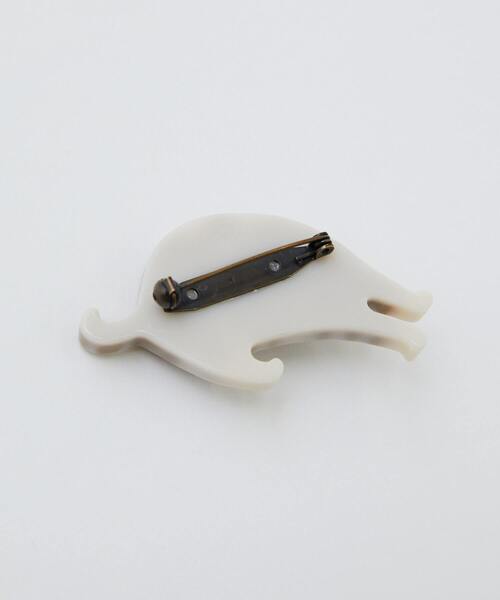 LOISIR（ロワズィール）の「【アーティストコラボ】LOISIR×TORANEKOBONBON しまネコブローチ（ブローチ/コサージュ・レディース・ベージュ系その他・FREE）」の2枚目の写真