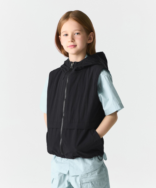 MUSINSA STANDARD KIDS（ムシンサスタンダードキッズ）の「[シティレジャー] フードパーカーベスト [ブラック]（ベスト・レディース・その他・100/110/120/130/140/150/160）」の8枚目の写真