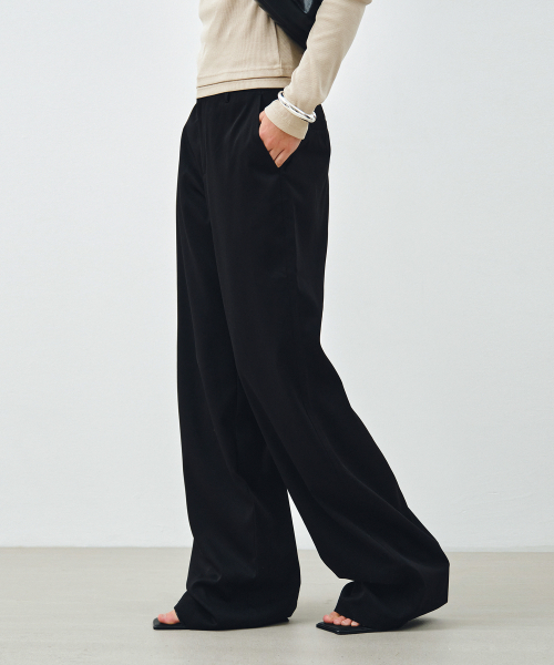 MONGDOL(モンドル)の「エッセンシャルストレートパンツ ブラック MDPT051BLACK(その他パンツ・レディース・その他・SMALL/MEDIUM/LARGE)」の4枚目の写真
