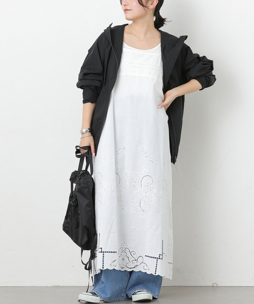 JOURNAL STANDARD relume（ジャーナルスタンダード　レリューム）の「スクエアエンブロイダリーワンピース（ワンピース・レディース・ホワイト/ブラック・FREE）」の2枚目の写真