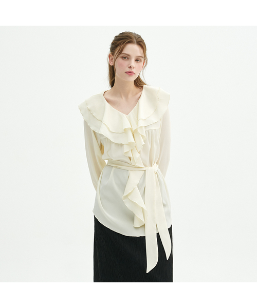 MICANE(ミケーネ)の「マリポサリングルラッフルブラウス(シャツ/ブラウス・レディース・クリーム/ブラック・LARGE/MEDIUM/SMALL/X-LARGE)」の2枚目の写真