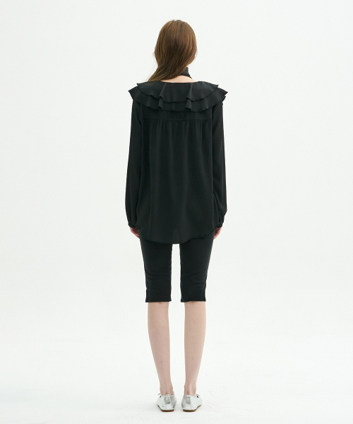MICANE(ミケーネ)の「マリポサリングルラッフルブラウス(シャツ/ブラウス・レディース・クリーム/ブラック・LARGE/MEDIUM/SMALL/X-LARGE)」の12枚目の写真