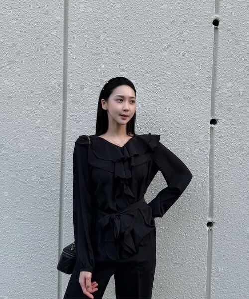 MICANE(ミケーネ)の「マリポサリングルラッフルブラウス(シャツ/ブラウス・レディース・クリーム/ブラック・LARGE/MEDIUM/SMALL/X-LARGE)」の15枚目の写真