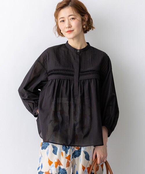 23区 S(ニジュウサンクチイサイサイズ)の「コットンボイル ピンタック ブラウス(シャツ/ブラウス・レディース・ホワイト系/黄土色系/ブラック系・32)」の3枚目の写真
