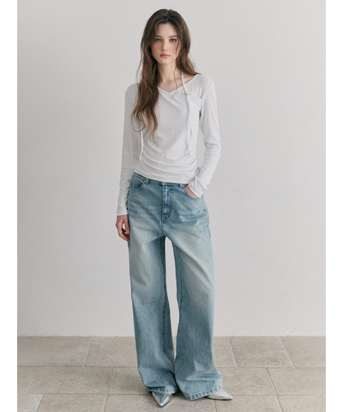 ETMON（エトモン）の「Buckle Strap T-Shirt, White（Tシャツ/カットソー・レディース・その他・F）」の4枚目の写真