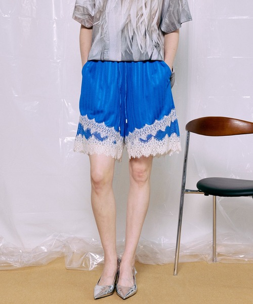 MAISON SPECIAL(メゾンスペシャル)の「Shadow Stripe Lace Shorts/シャドーストライプレースショートパンツ(その他パンツ・レディース・ホワイト/ブルー/ブラック・38/36)」の4枚目の写真
