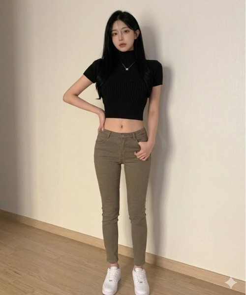 NoBelle(ノベル)の「タイトサマーニット ハイネックハイウエスト(Tシャツ/カットソー・レディース・ホワイト/ブラック/グレー・FREE)」の7枚目の写真