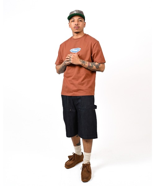 LFYT(エルエフワイティー)の「LFYT ラファイエット - AUTO EMBLEM TEE 半袖Tシャツ LS260103(Tシャツ/カットソー・メンズ・ブラック/Brick/ホワイト・LARGE/X-LARGE/MEDIUM/XX-LARGE/SMALL)」の3枚目の写真