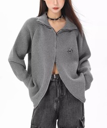 tunee（チュニー）の「【MASHIRO】ルーズシルエットハイネックジップニット Y2K バッジ付き（MA/EKW123）（ニット/セーター）」