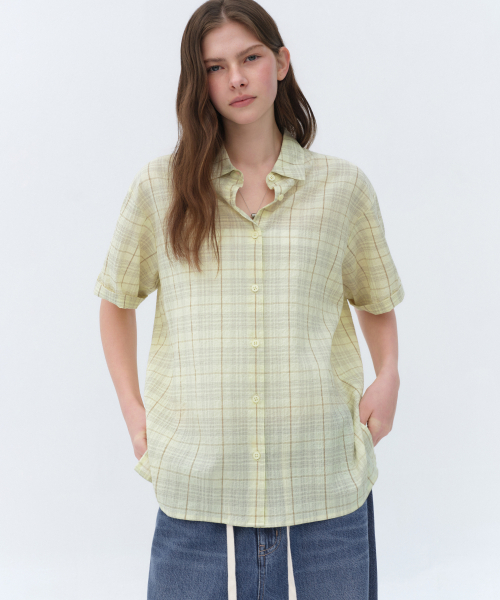 MUSINSA STANDARD WOMAN（ムシンサスタンダードウーマン）の「ウィメンズオーバーサイズクリンクルチェック半袖シャツ[レモン]（シャツ/ブラウス・レディース・その他・X-SMALL/SMALL/MEDIUM/LARGE）」の3枚目の写真