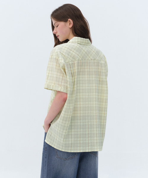 MUSINSA STANDARD WOMAN（ムシンサスタンダードウーマン）の「ウィメンズオーバーサイズクリンクルチェック半袖シャツ[レモン]（シャツ/ブラウス・レディース・その他・X-SMALL/SMALL/MEDIUM/LARGE）」の4枚目の写真