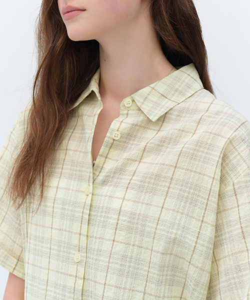 MUSINSA STANDARD WOMAN（ムシンサスタンダードウーマン）の「ウィメンズオーバーサイズクリンクルチェック半袖シャツ[レモン]（シャツ/ブラウス・レディース・その他・X-SMALL/SMALL/MEDIUM/LARGE）」の5枚目の写真