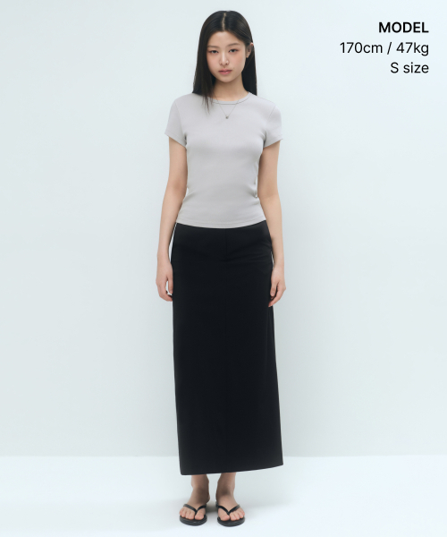 MUSINSA STANDARD WOMAN（ムシンサスタンダードウーマン）の「[クールタンダード] ウィメンズ ストレート マキシ スカート [ブラック]（スカート・レディース・その他・X-SMALL/SMALL/MEDIUM/LARGE）」の4枚目の写真