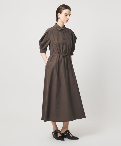 ASTRAET（アストラット）の「＜ASTRAET＞パワーショルダー フレアワンピース（ワンピース・レディース・ブラック/ダークブラウン・FREE）」の3枚目の写真