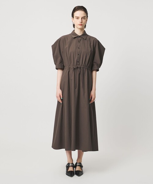 ASTRAET（アストラット）の「＜ASTRAET＞パワーショルダー フレアワンピース（ワンピース・レディース・ブラック/ダークブラウン・FREE）」の5枚目の写真