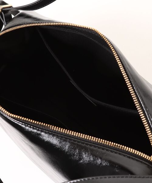 CHARLES & KEITH(チャールズ & キース)の「Rey レイ スラウチー ショルダーバッグ(ショルダーバッグ・レディース・ダークブラウン系3/ブラック・M)」の14枚目の写真