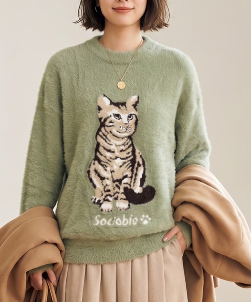 Belta attrice(ベルタアトリーチェ)の「猫 ジャガード ふわふわシャギーニット オーバーサイズ プルオーバー/クルーネック 秋冬(ニット/セーター・レディース・ベージュ/マスタード/ダークブラウン/グリーン/ブルー・FREE)」の4枚目の写真
